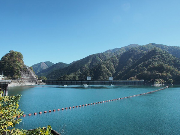 奥多摩湖
